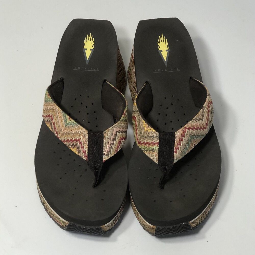 Volatile Chunky Platform Wedge Thongs Sandals Size 6 Desert Colors EUC BEACH
